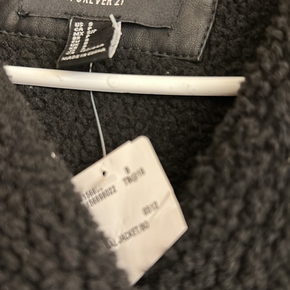 Leather jacket - Picture 3 of 3